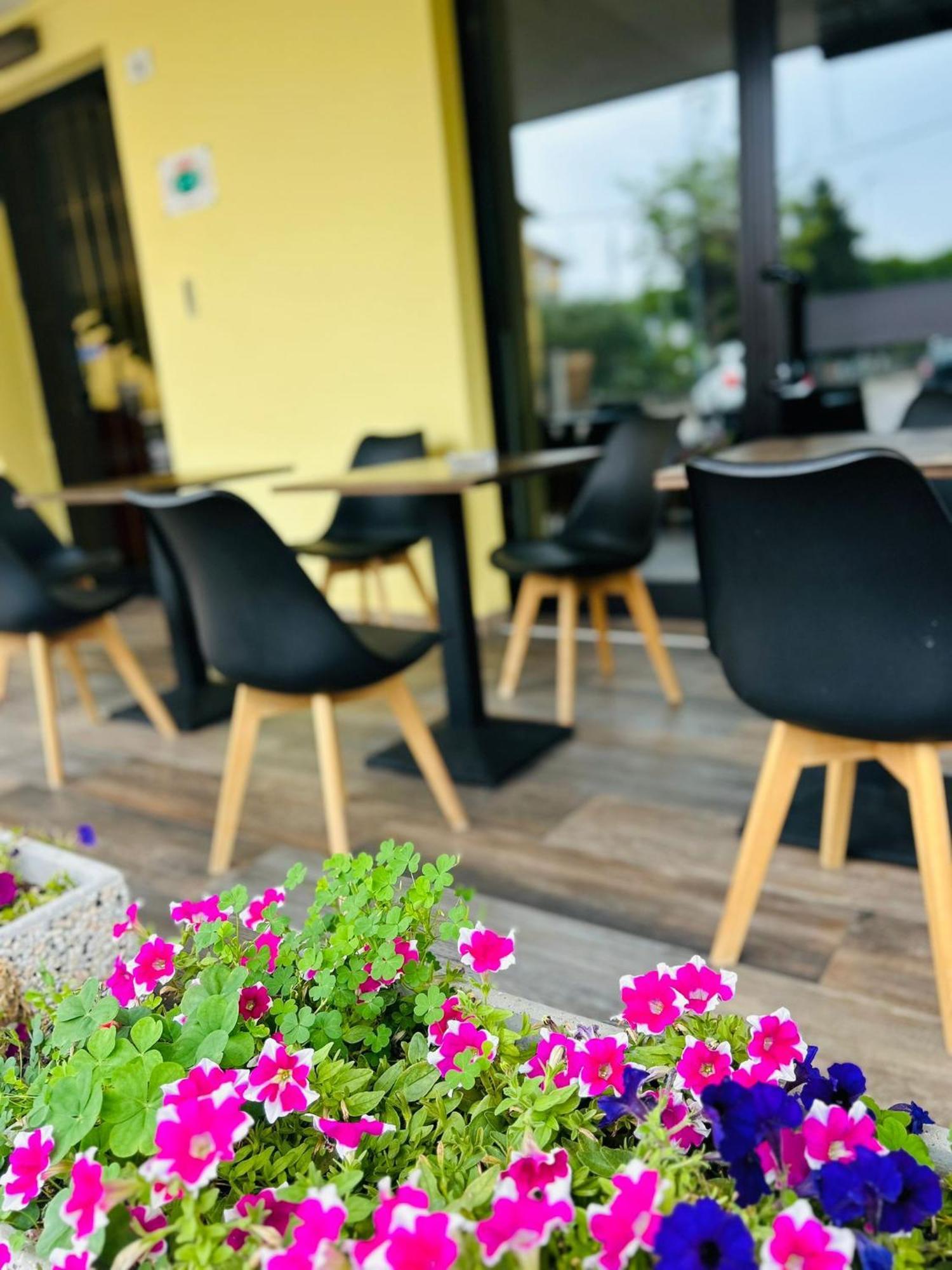 Hotel Benaco Mavras Peschiera del Garda Ngoại thất bức ảnh