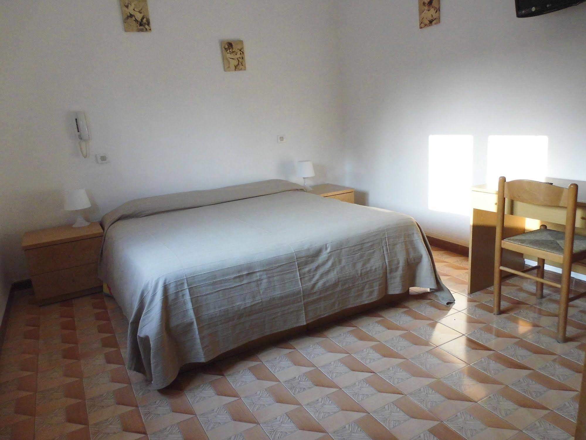 Hotel Benaco Mavras Peschiera del Garda Ngoại thất bức ảnh